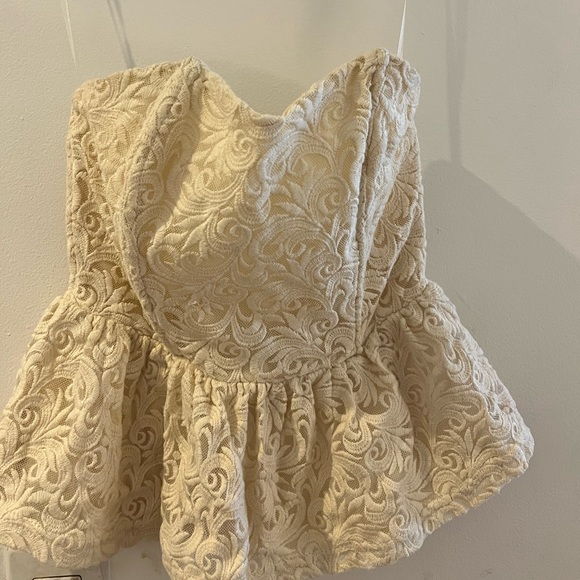 Cream Lace Peplum Top from Urban Outfitters - Picture 2 of 5